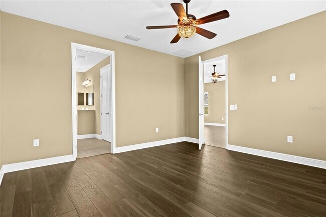 Building Photo - 10112 Lake Wales Cir
