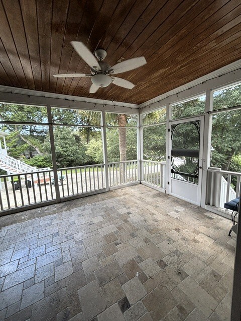 Building Photo - 568 Hammock Ave