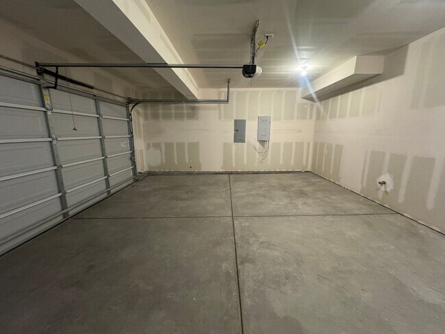 Building Photo - New Construction 3 Bedroom Townhome in University Park