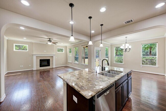 Building Photo - 12300 Terraza Cir