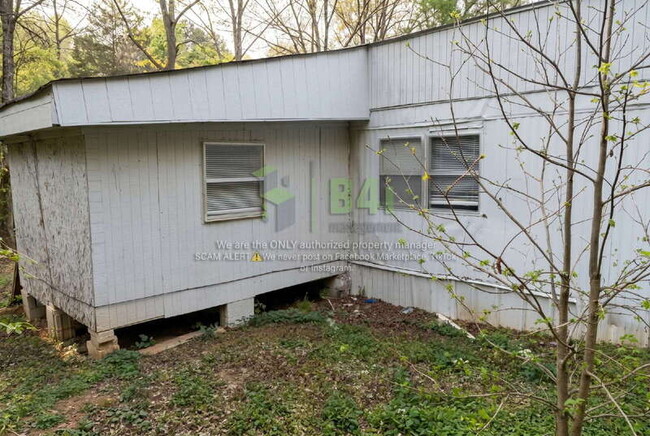 Building Photo - 122 Collins Rd