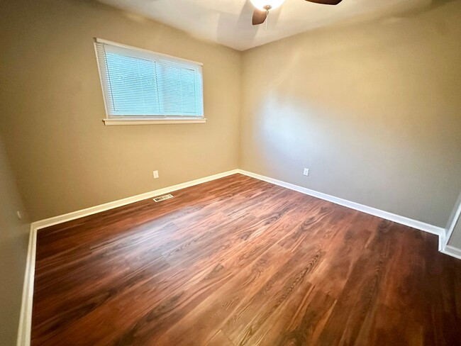 Building Photo - 1907 Leicester Way