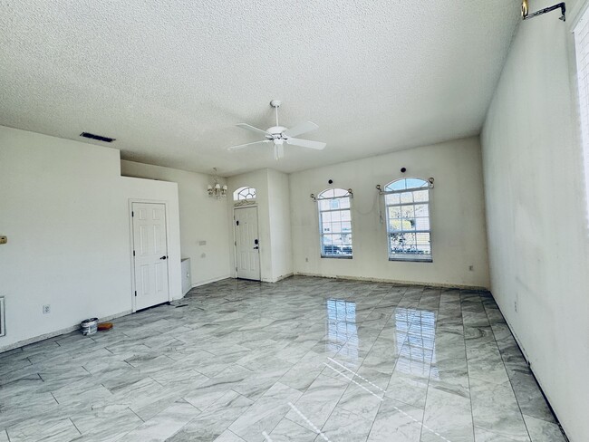 Building Photo - 149 Gala Cir