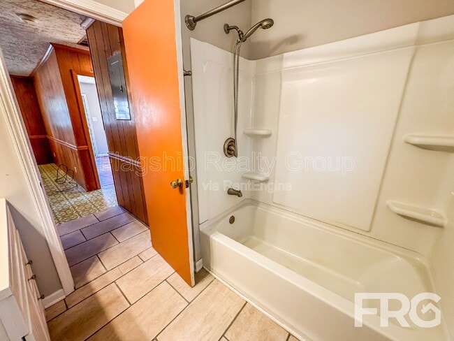 Building Photo - 124 Grant Dr