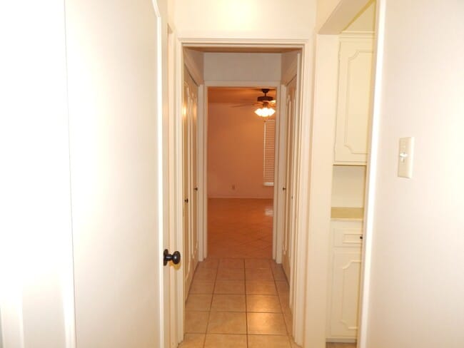 Building Photo - Spacious 3 Bedroom, 2 Bath Duplex in Tyler!