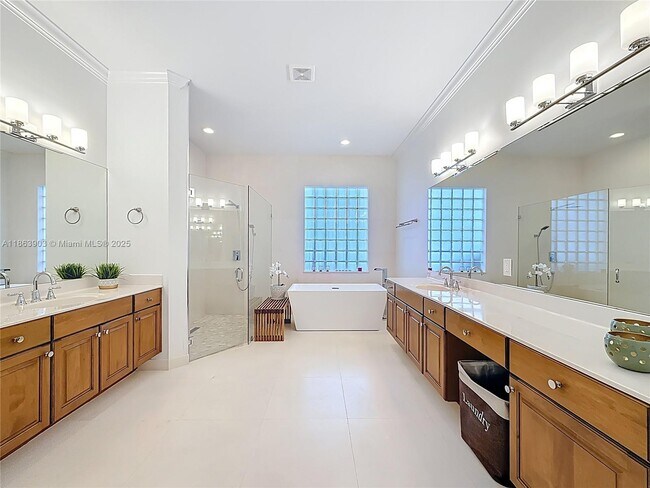 Building Photo - 4268 SW 141st Ave