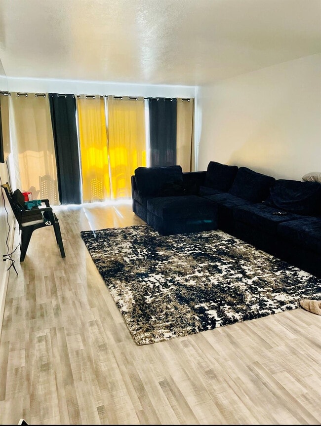 Building Photo - 7355 Woodmont Terrace