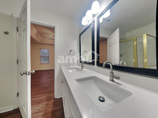 Building Photo - 2612 Bricker Dr