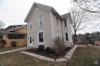 Building Photo - 4 bedroom home in the East Village of Dave...
