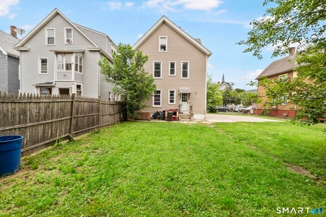 Building Photo - 354 Poplar St