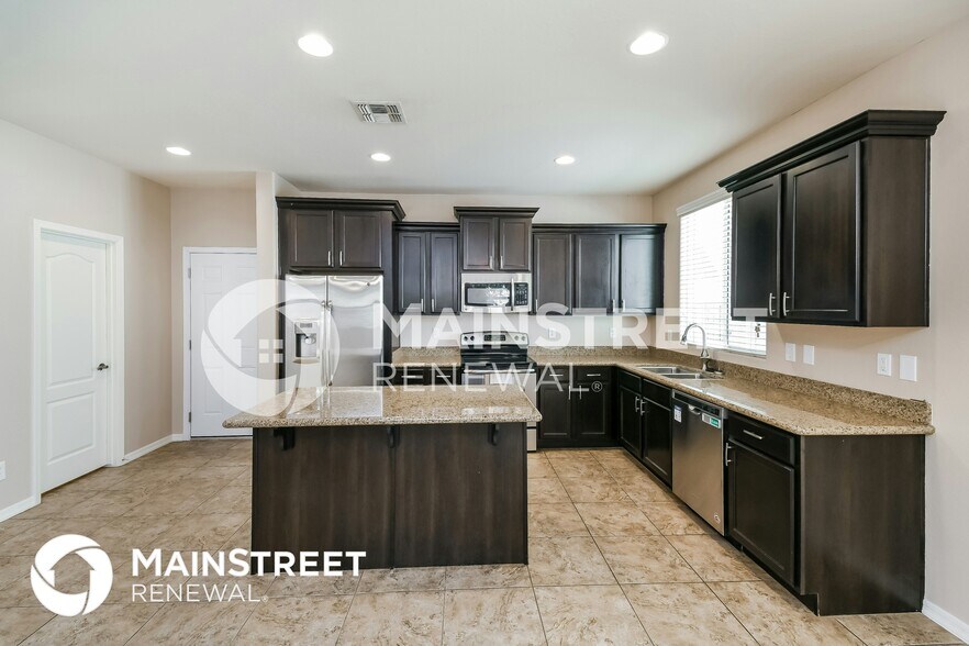 Building Photo - 4055 E Tulsa St