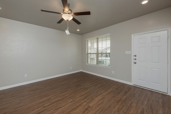 Building Photo - Beautifully designed and thoughtfully main...