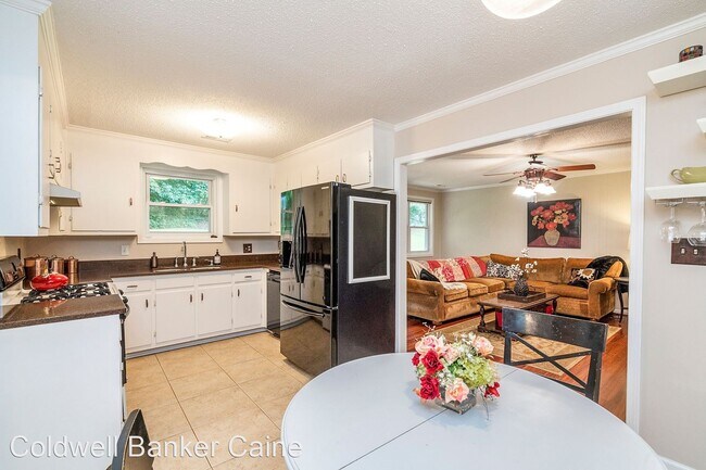 Building Photo - 3 br, 2 bath House - 614 Parkins Mill Rd