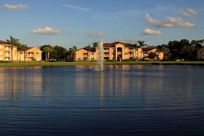 Building Photo - 131 SW Palm Dr