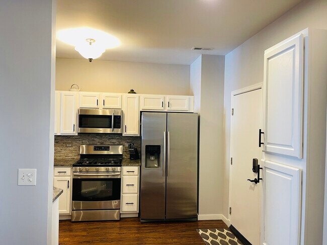 Building Photo - 1385 Redbridge Ct