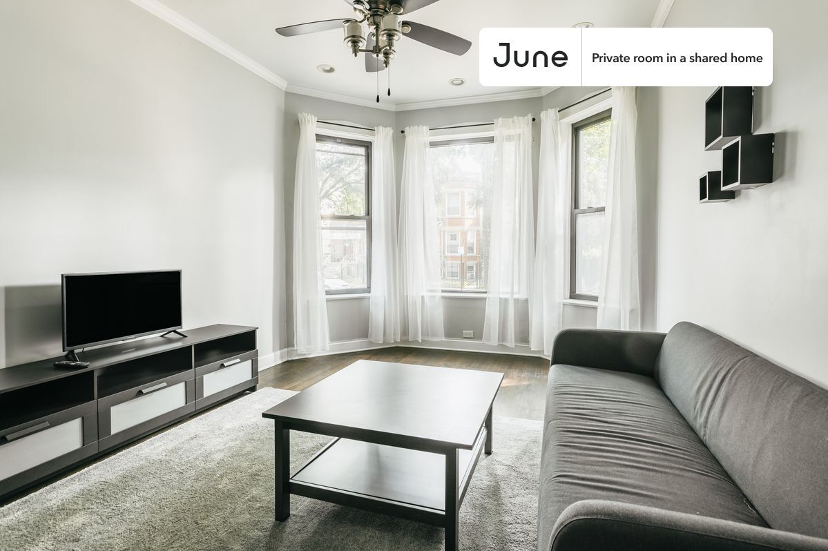 Building Photo - Room in Shared 3 bed/1 bath home