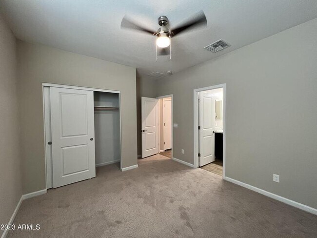 Building Photo - 2055 E Brooklyn Dr