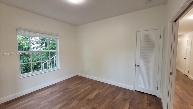 Building Photo - 4850 University Dr