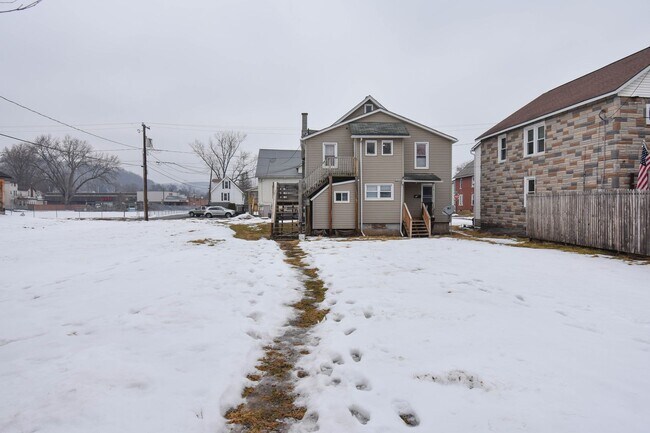 Building Photo - RWIL300