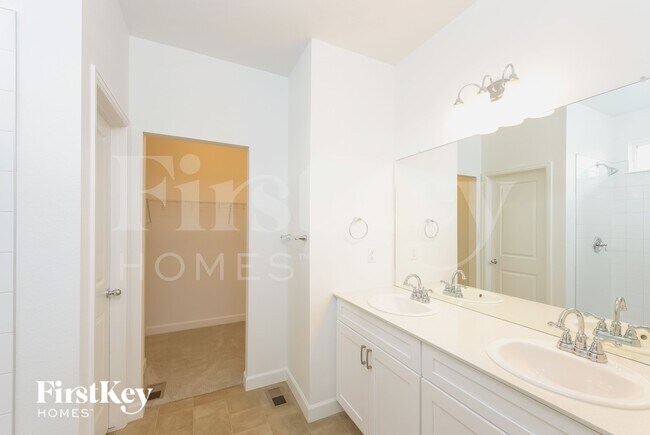 Building Photo - 496 Kansas Ave