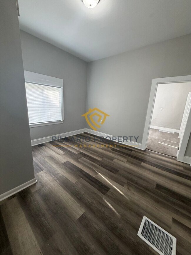 Building Photo - Near Anderson University 2 Bedroom on Corner Lot with Garage, Available NOW!