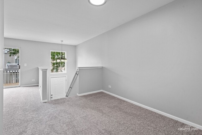 Building Photo - 911 Symphony Dr