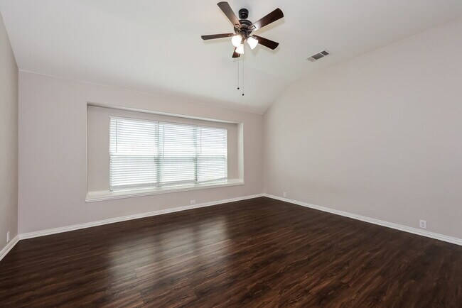 Building Photo - 636 Brooks St