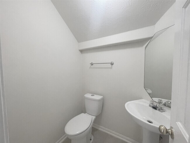 Building Photo - 18807 Harbor Key Cir