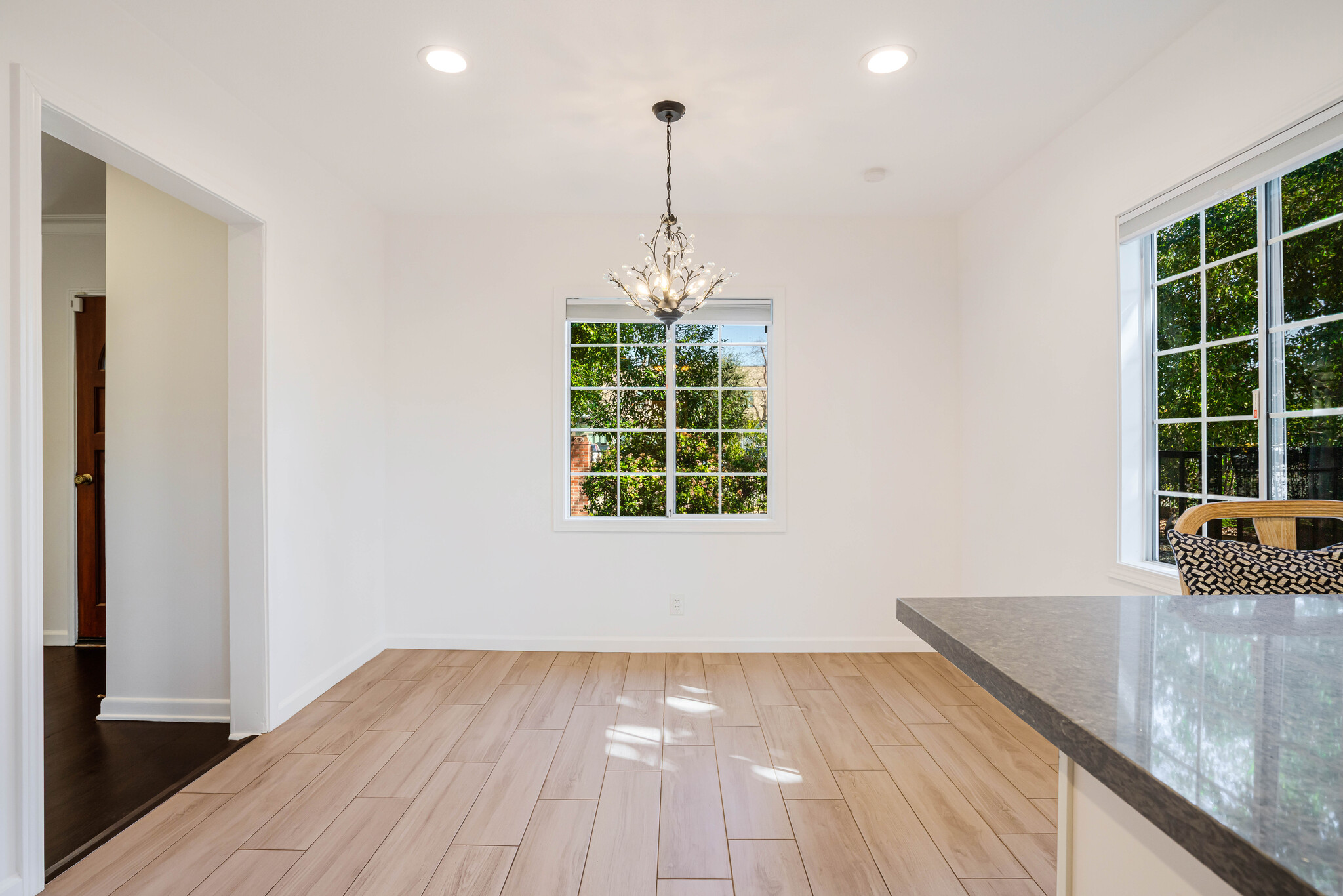 Kitchen - Eating Area / Breakfast Nook - 5825 Fulton Ave