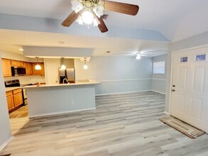 Building Photo - 1103 Dulles Ave