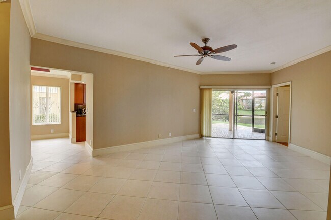 Building Photo - 23181 Fountain View Dr