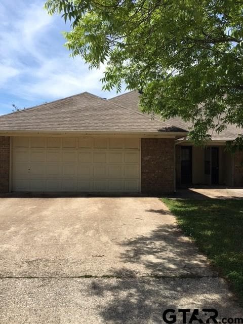 Building Photo - 6020 Plantation Dr