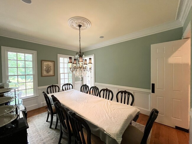 Building Photo - Incredible 4BD, 6.5BA Raleigh Home Near Fa...
