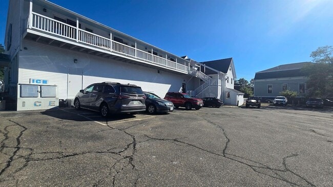Building Photo - 153 Portsmouth Ave