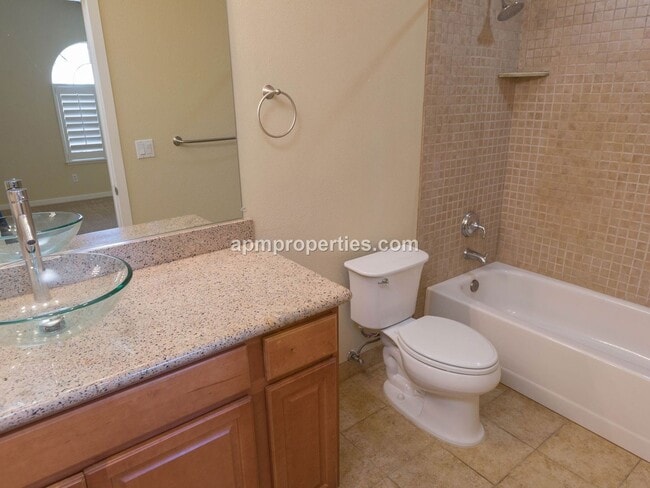 Building Photo - Extraordinary 3 Bedroom, 3 bath Canyon Lakes Golf Course Home!