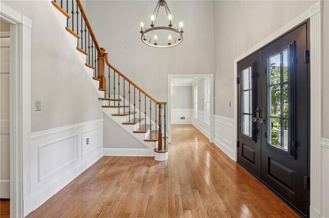 Building Photo - 5653 Trowbridge Dr