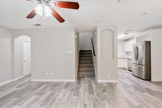 Building Photo - 1011 Tesoro Hills