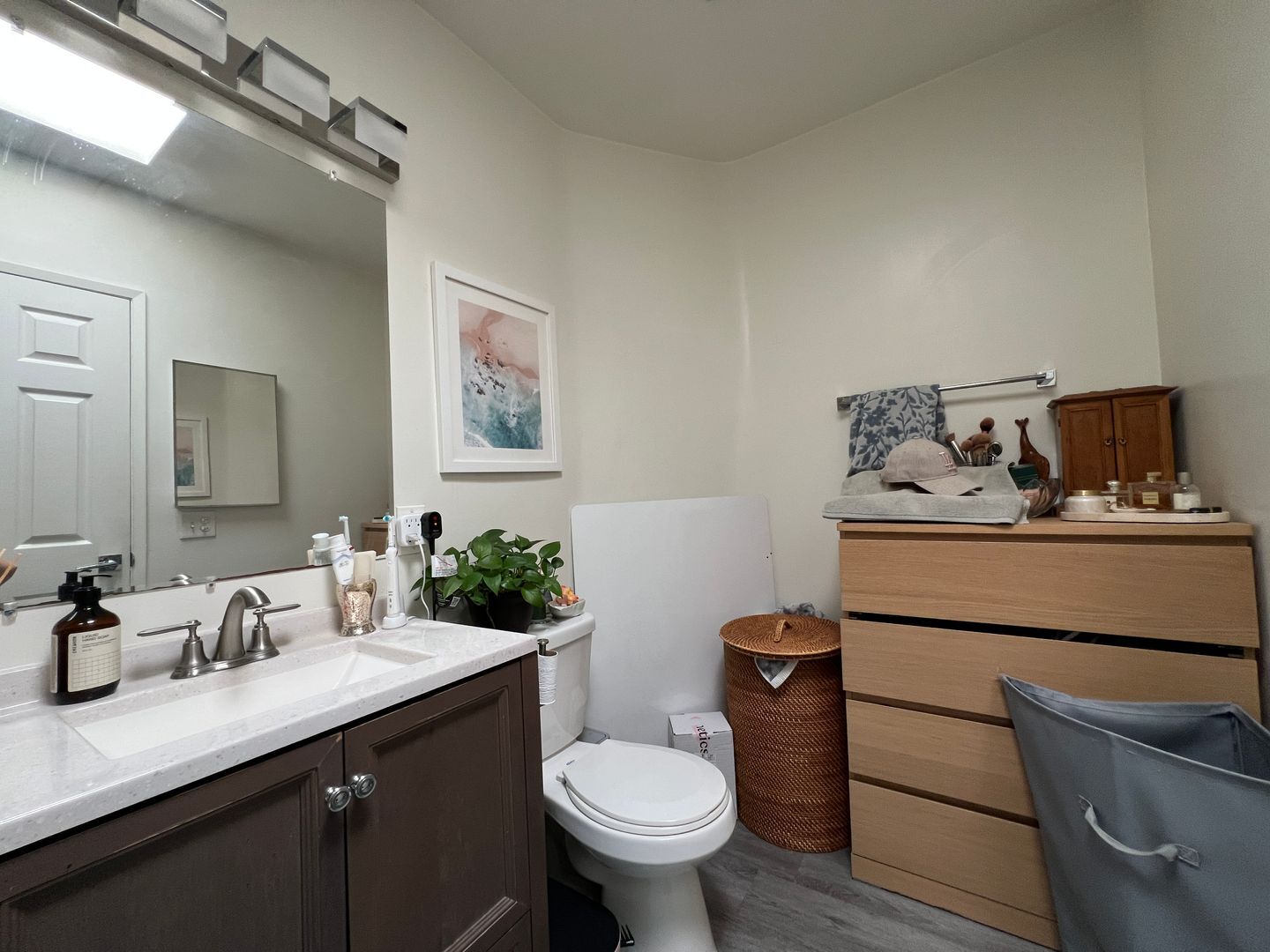 Building Photo - 3359 Mentone Ave