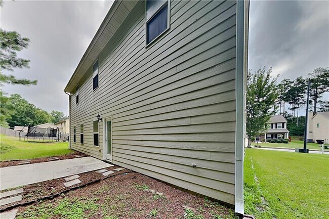 Building Photo - 119 Spring Forrest Ln