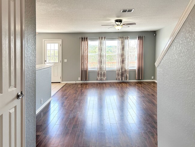 Building Photo - Spacious 4-Bedroom Home in Schertz/Cibolo ...