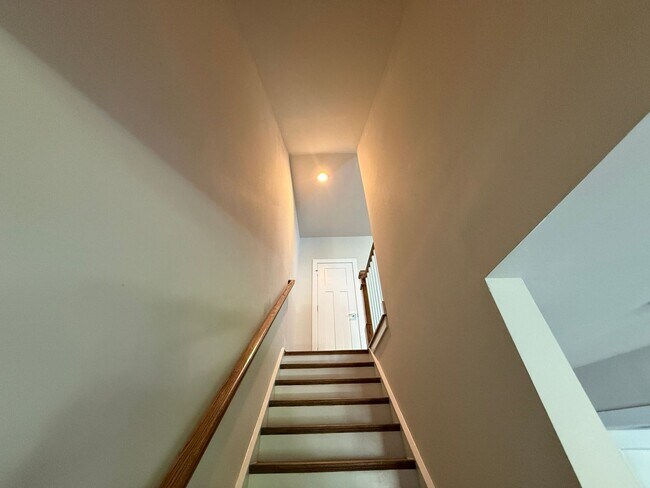 Building Photo - Beauitiful Home in the heart of Ballantyne!!