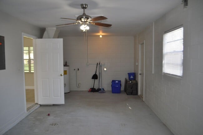 Building Photo - Quaint Home with all Tile floors