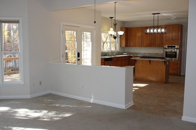 Building Photo - 112 Wenonah Way