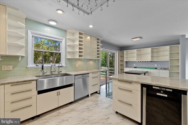 Building Photo - 5208 Kimanna Dr