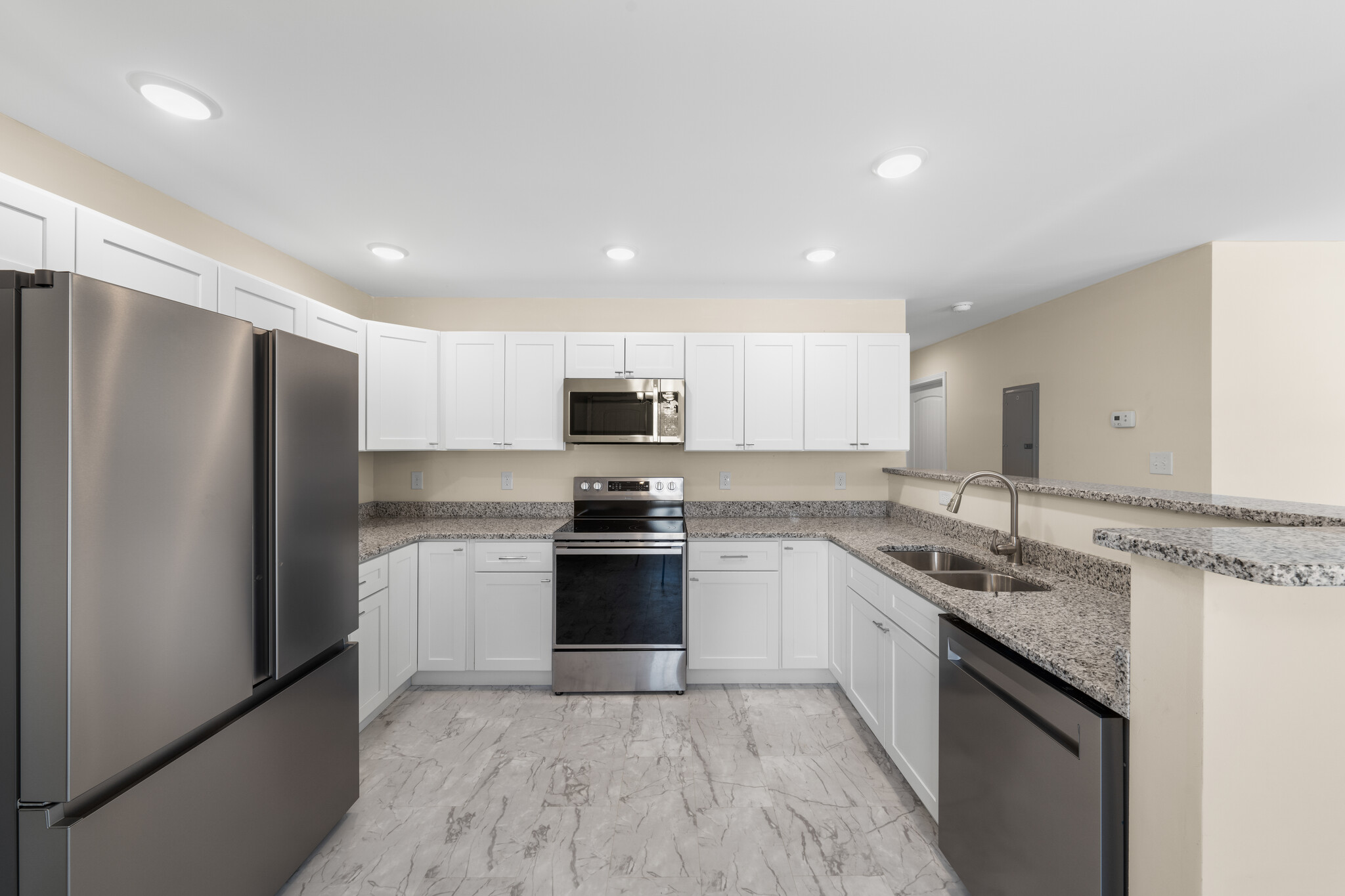 Kitchen - 1908 Laurel Ln