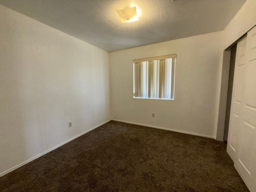 Building Photo - 807 Gemstone Ave
