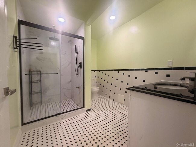 Building Photo - 79 Monhagen Ave