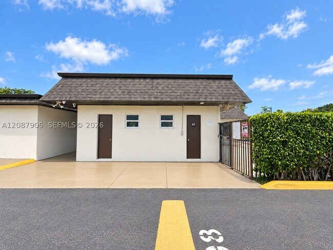 Building Photo - 8475 SW 94th St