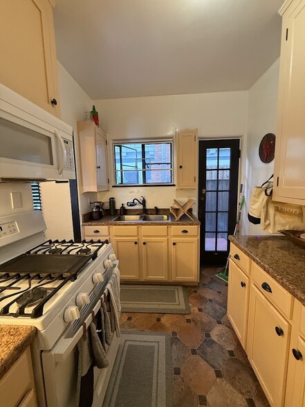 kitchen and additional entrance - 3639 1st Ave