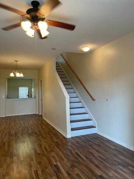 Building Photo - 4213 Winding Vine Dr